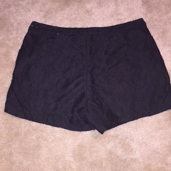 LC Lauren Conrad Black Lace Shorts Size 8 - Picture 2 of 2